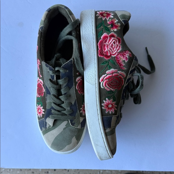 Johnny Was Green Floral Embroidered Sneakers - Picture 2 of 2